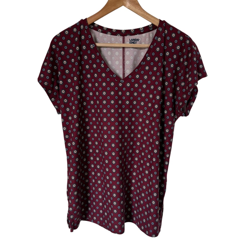 Lands End V-Neck Top Women S‎ Burgundy Medallion Print Short Sleeve Excellent